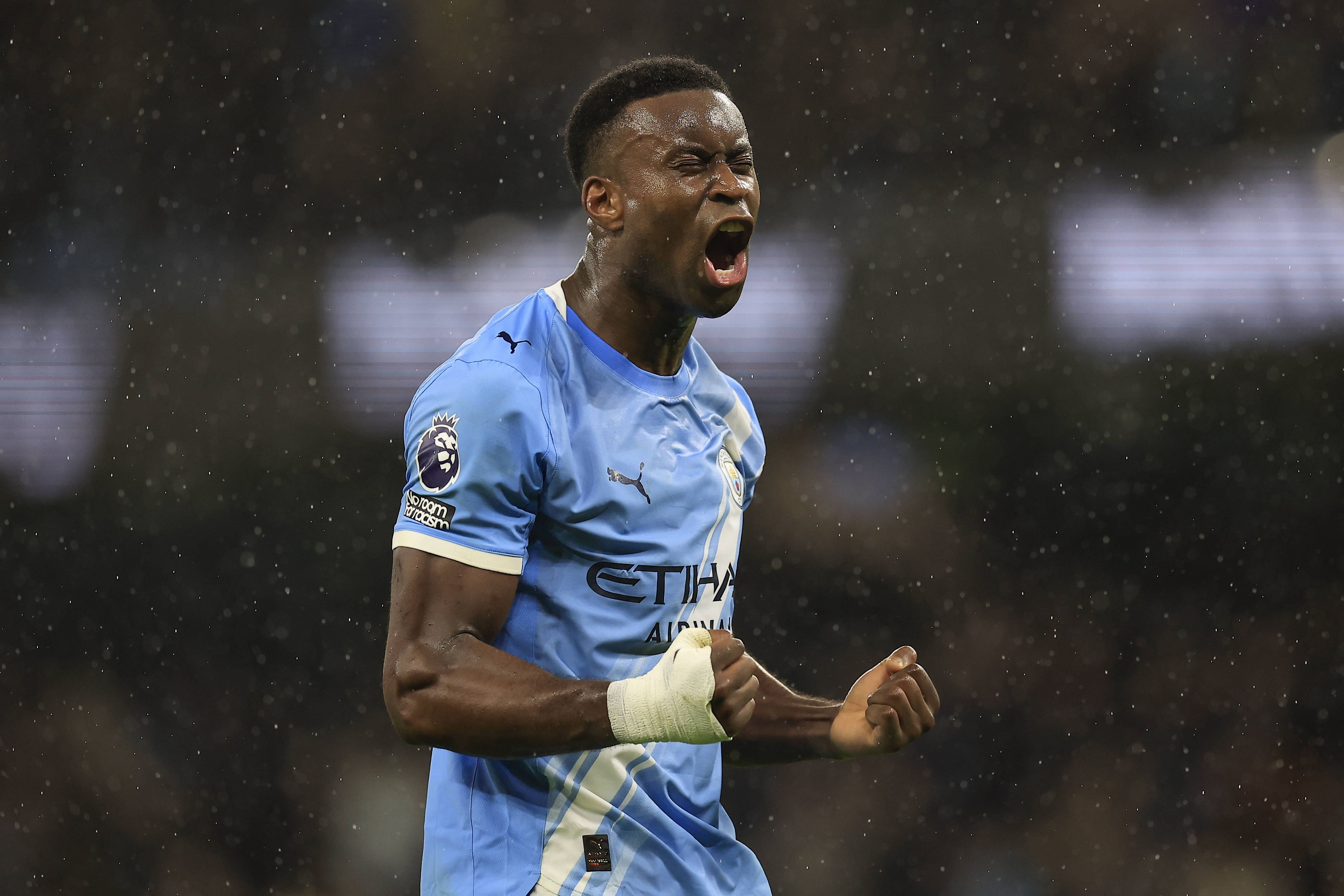 这英足总发布的大名单中，冬窗已转会曼城的格伊仍属于水晶宫