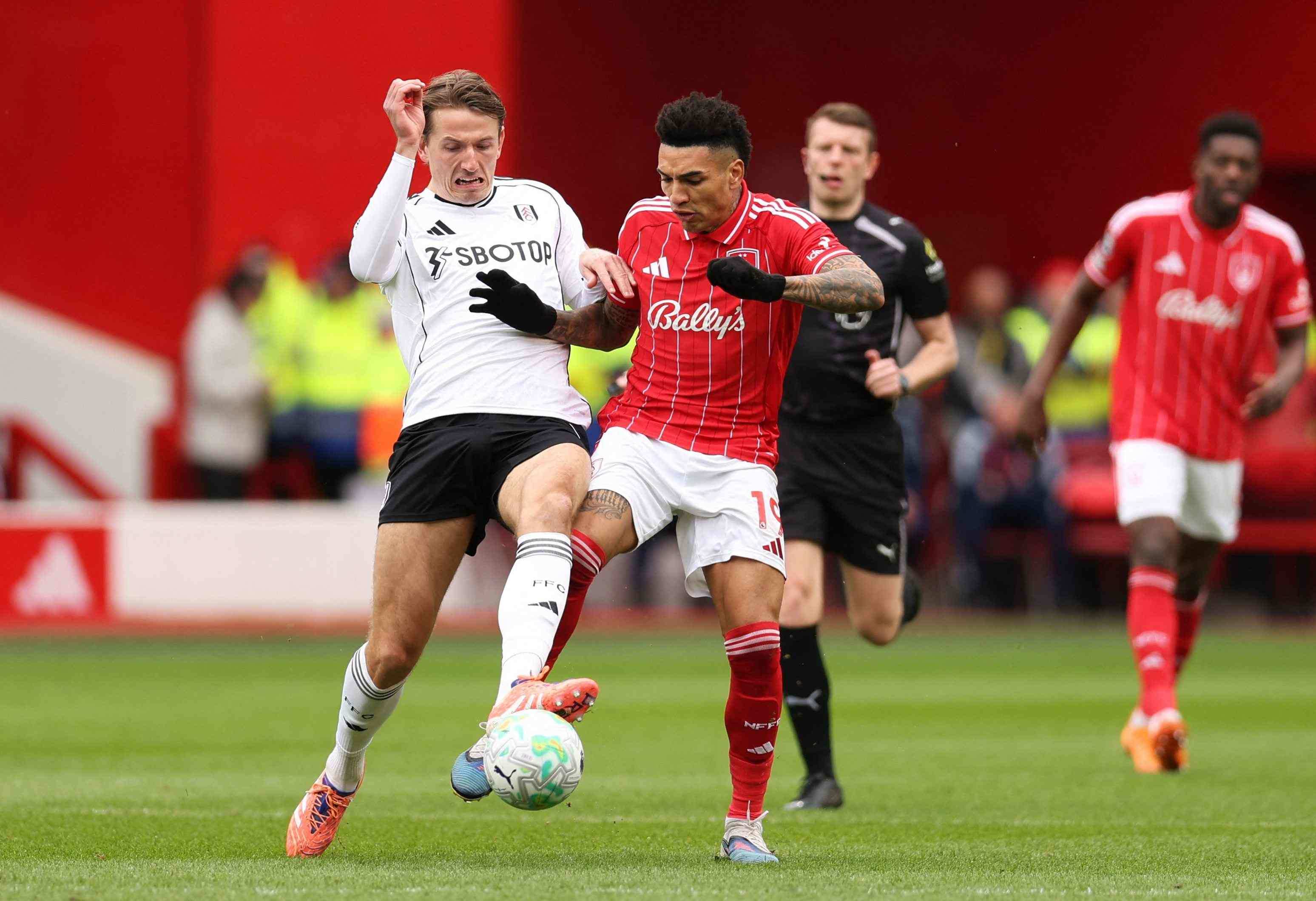 英超赛程调整：森林对维拉比赛改到4月12日，对伯恩利改到4月19日