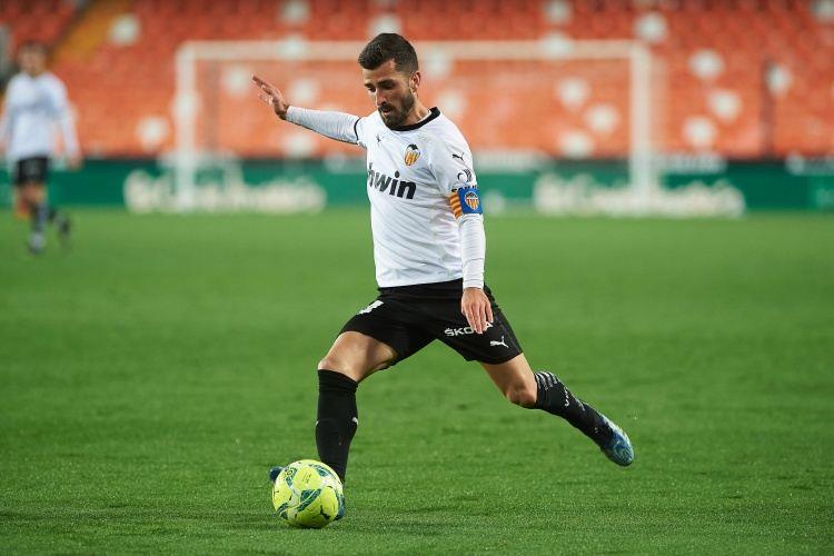 马卡：瓦伦西亚队长加亚头部连续被撞，随后视力模糊送往医院检查