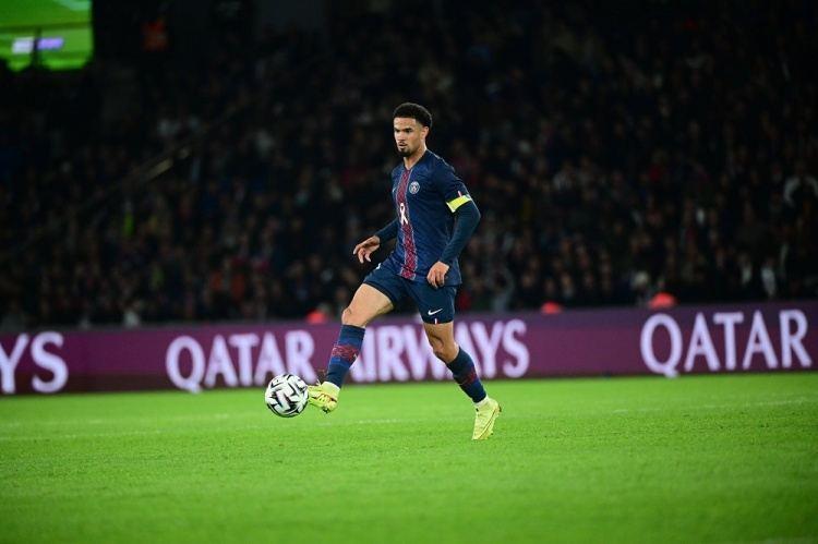 小埃梅里：我很乐意在法国国家队踢右边后卫，甚至愿意踢门将位置