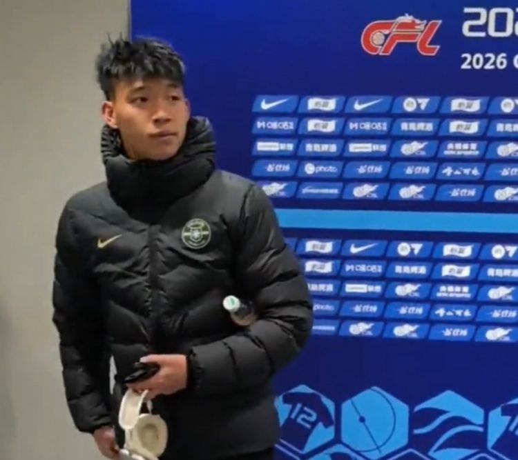 媒体人谈王钰栋争议：若以明星或足球偶像的标准看待，显然不合格