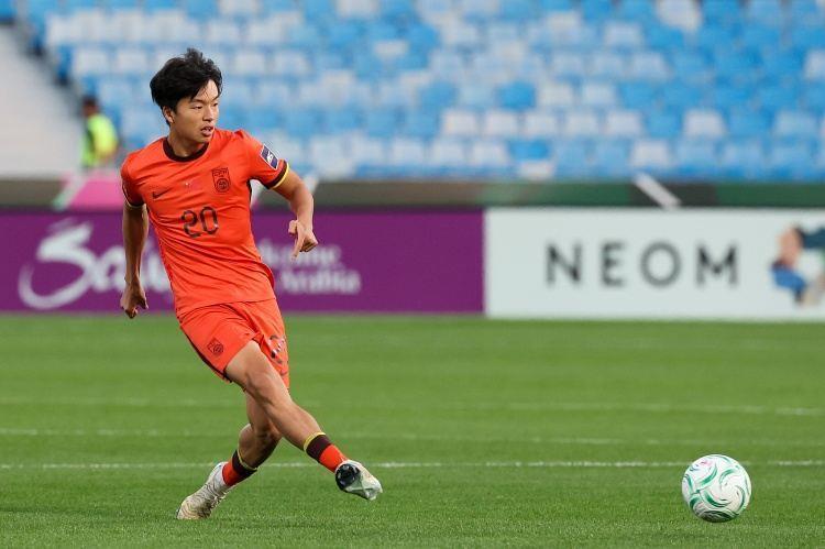 体坛：国足补招U23中场李镇全，塞鸟能否随国足出征澳洲尚存疑问