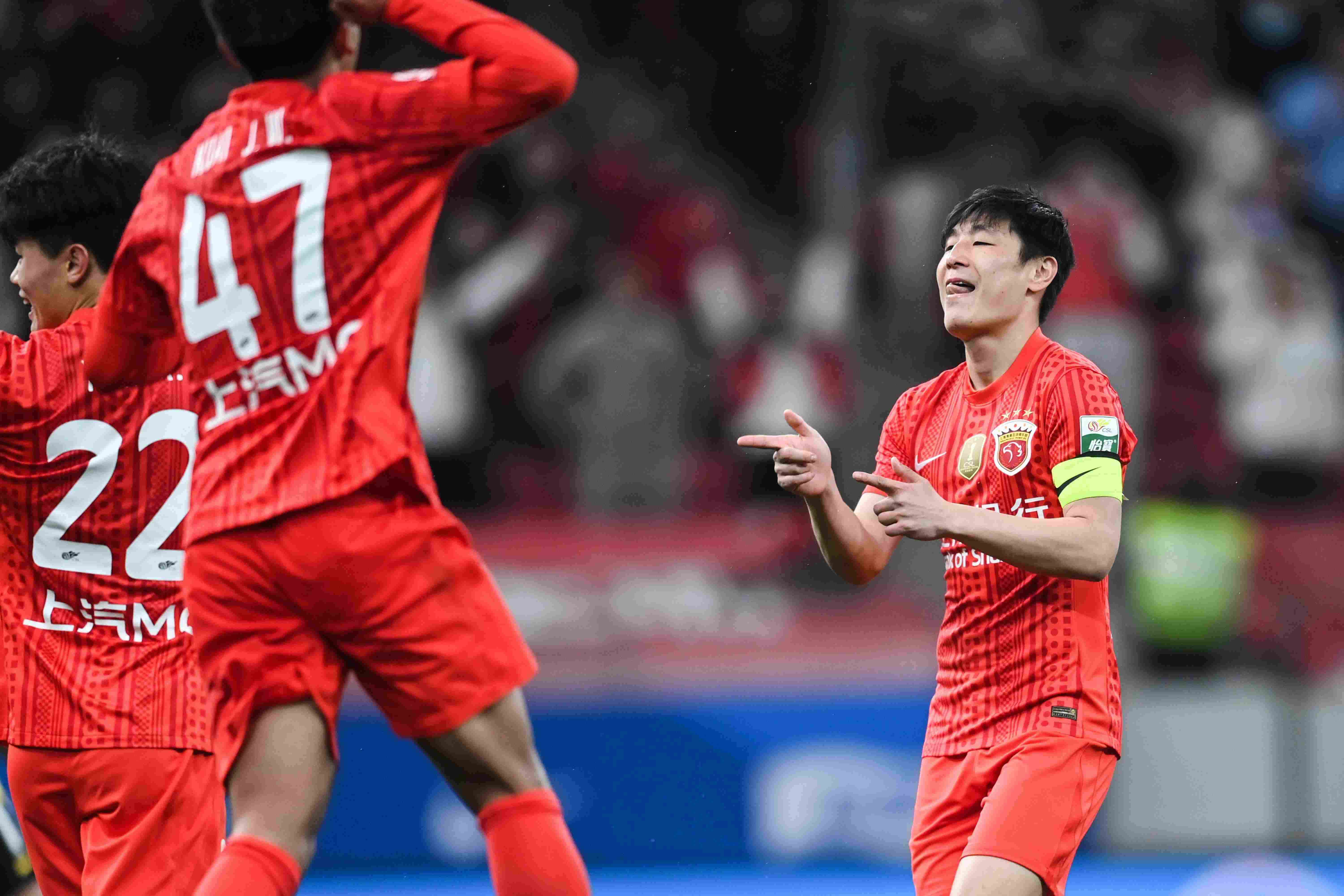 足球报：中场失控是海港最大的隐患，争冠目标在现实面前格外艰难