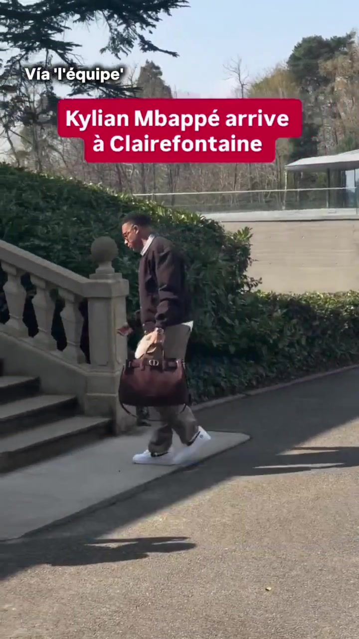 姆巴佩抵达克莱枫丹报到，将随法国队对阵巴西、哥伦比亚