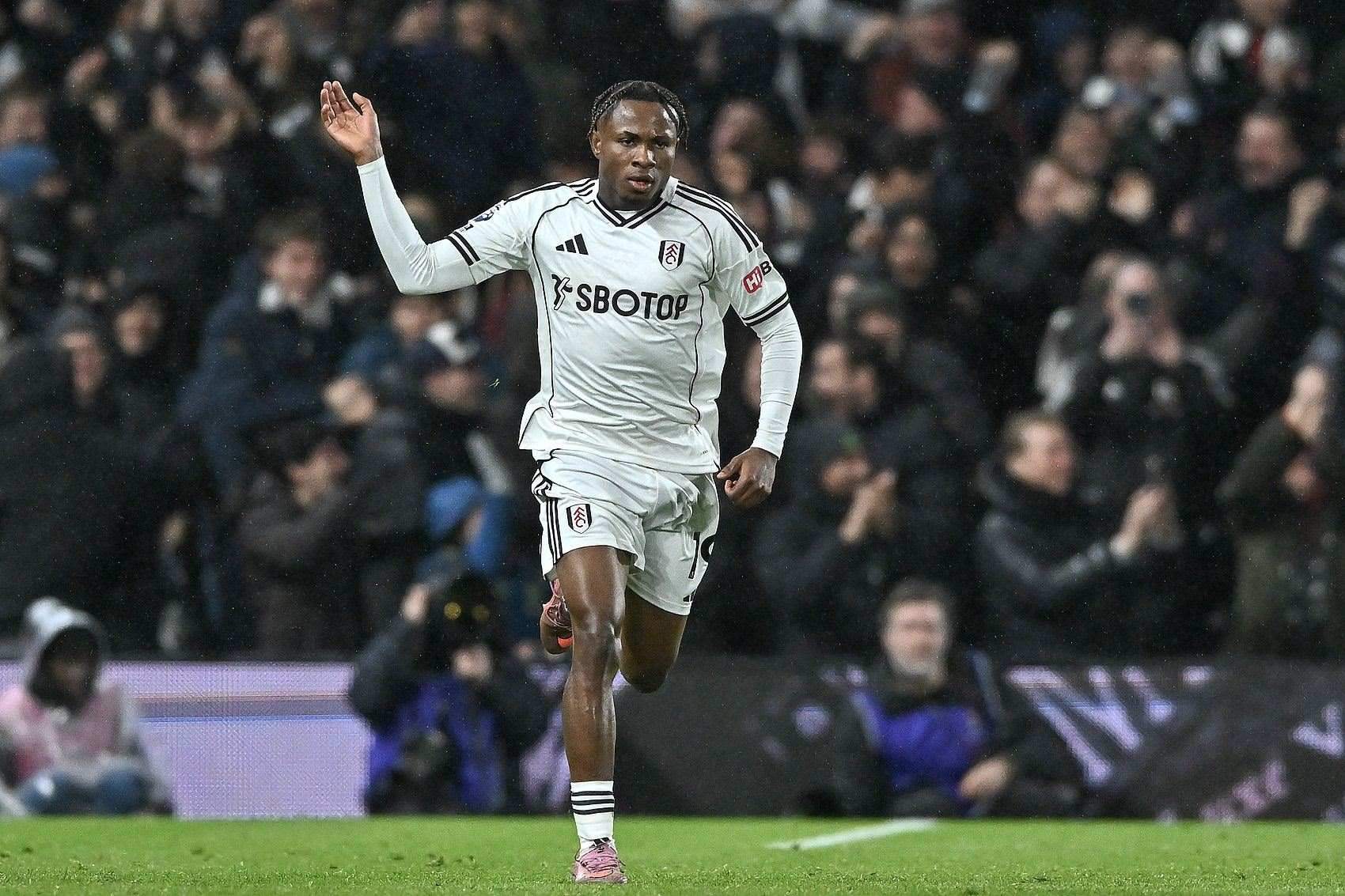 米体：富勒姆有意买断丘库埃泽，米兰将获2400万欧用于转会市场