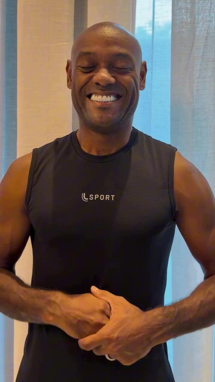 还认得出吗！41岁前鲁能外援洛维宣布将退役，昔日脏辫如今成光头