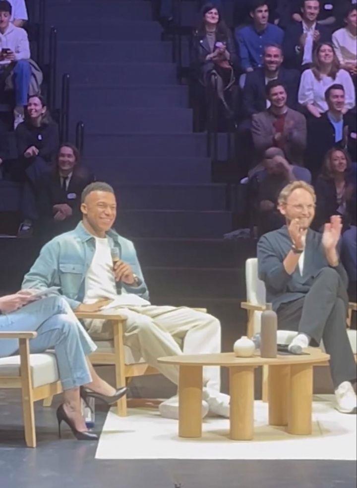 姆巴佩：我身体已100%康复 之前回巴黎是为彻底弄清膝盖问题