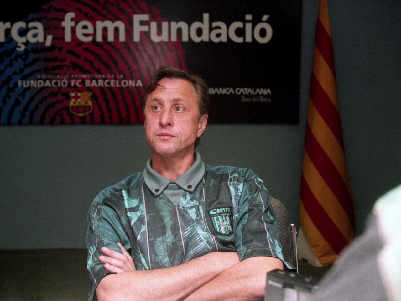 阿贾克斯主帅：克鲁伊夫重塑巴萨风格，将永远被载入世界足坛史册