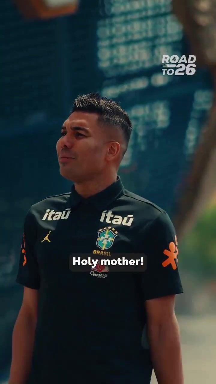 老队友！卡塞米罗在美国与莫德里奇见面，赠送魔笛巴西球衣