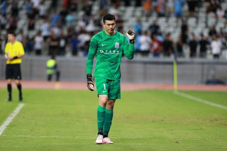 东体：邵佳一选人参考联赛表现，但也不是“唯数据论”