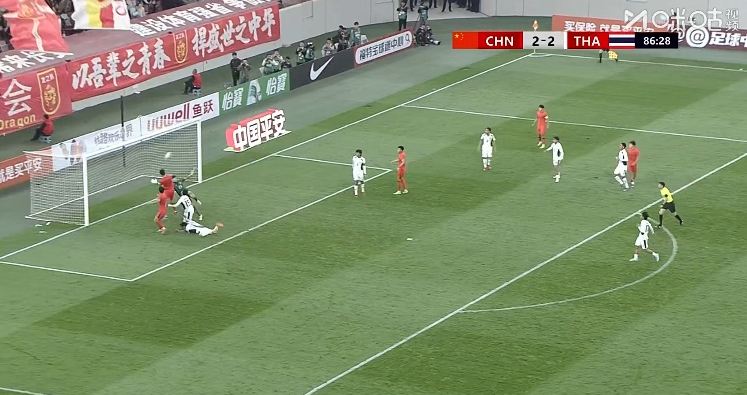 错失绝杀！U23国足后点双鬼拍门，可惜头球打偏