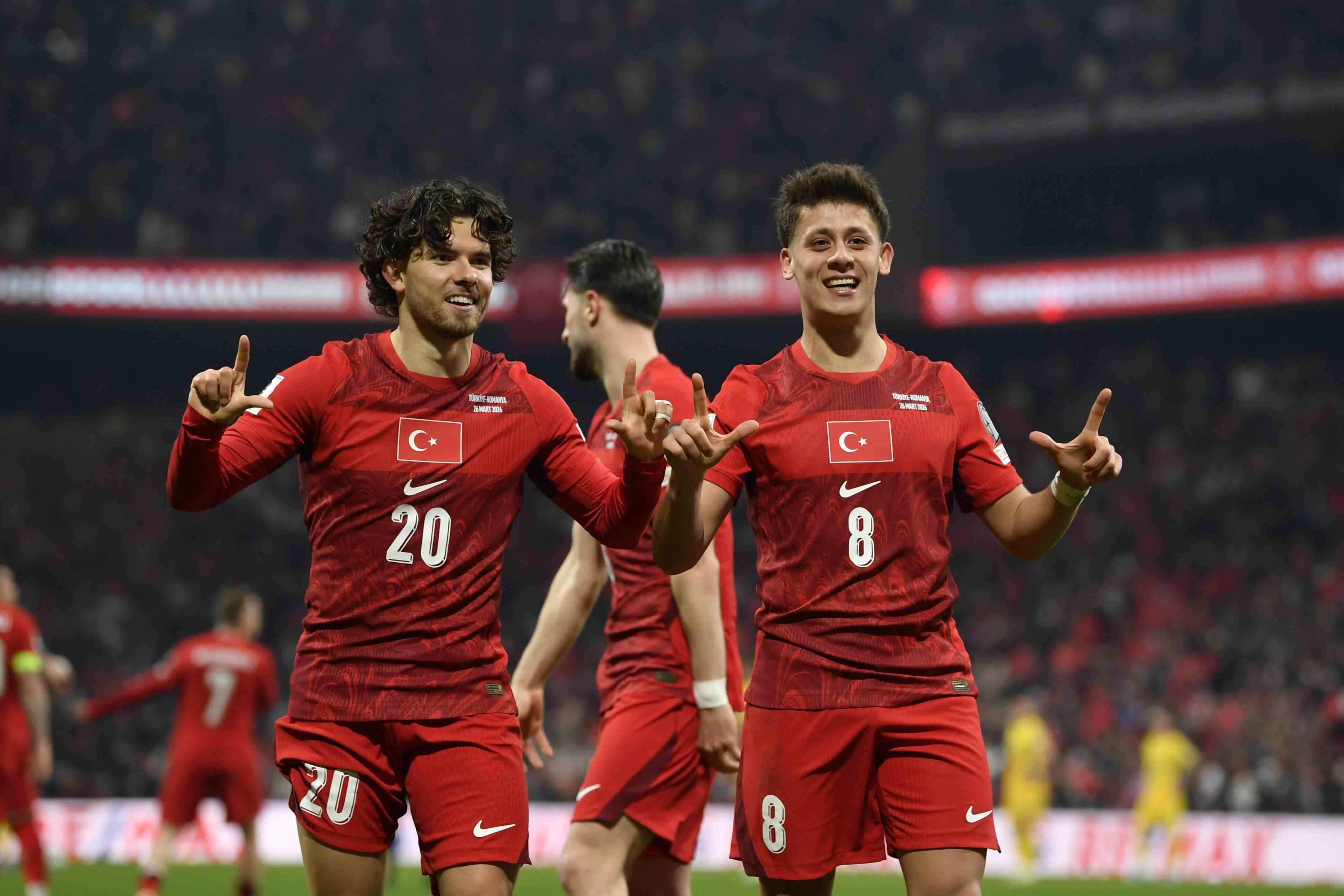 阿斯：居莱尔是国家队的明星和领袖，他肩负着土耳其人的世界杯梦