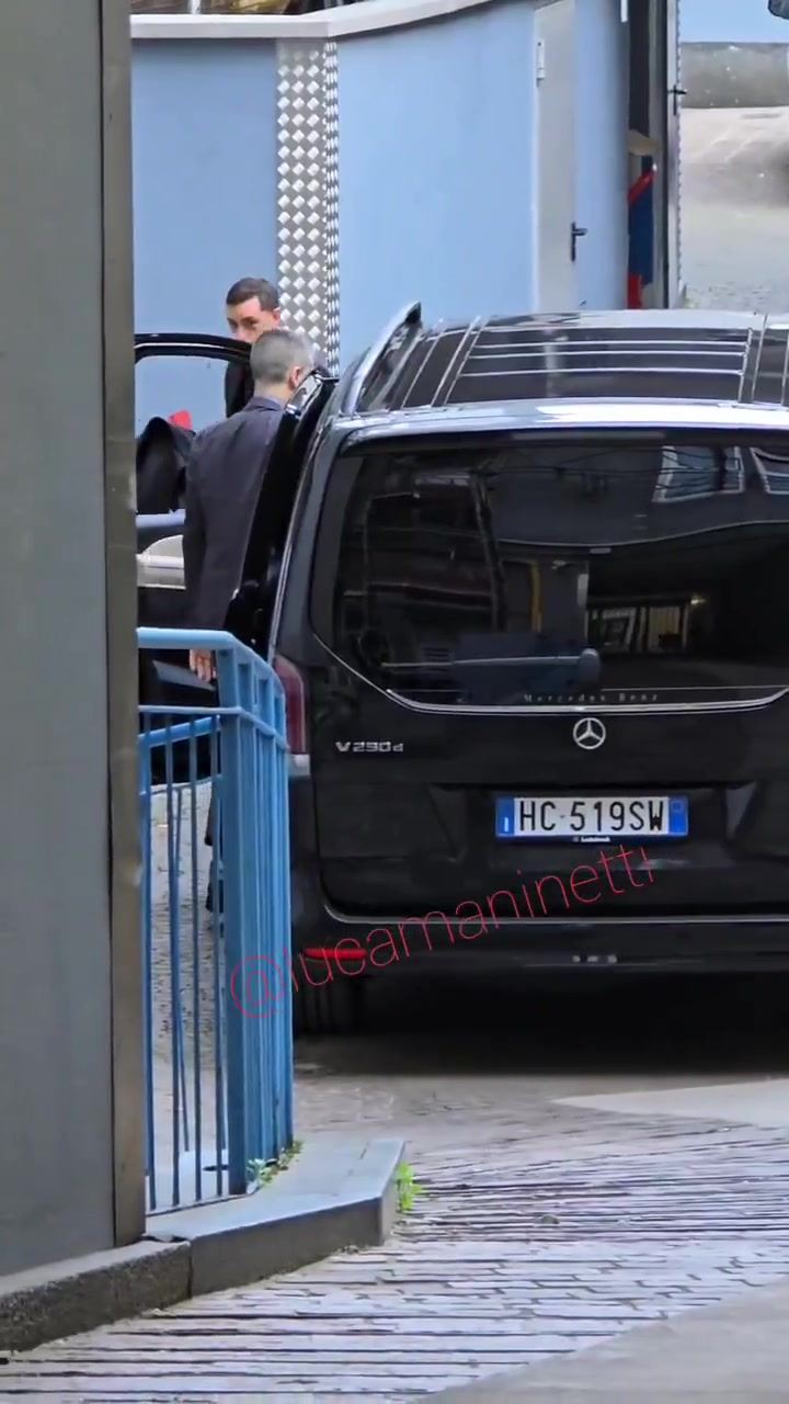 记者：19岁前锋安德烈·科斯蒂奇接受米兰的体检