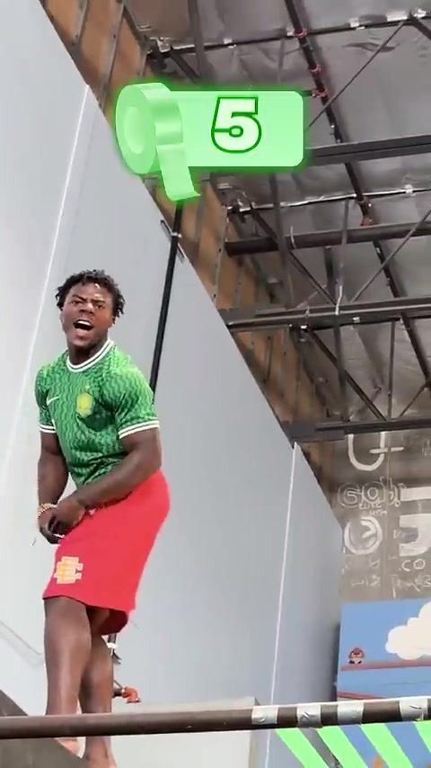 国安球迷？知名网红speed甲亢哥新视频身穿北京国安主场球衣