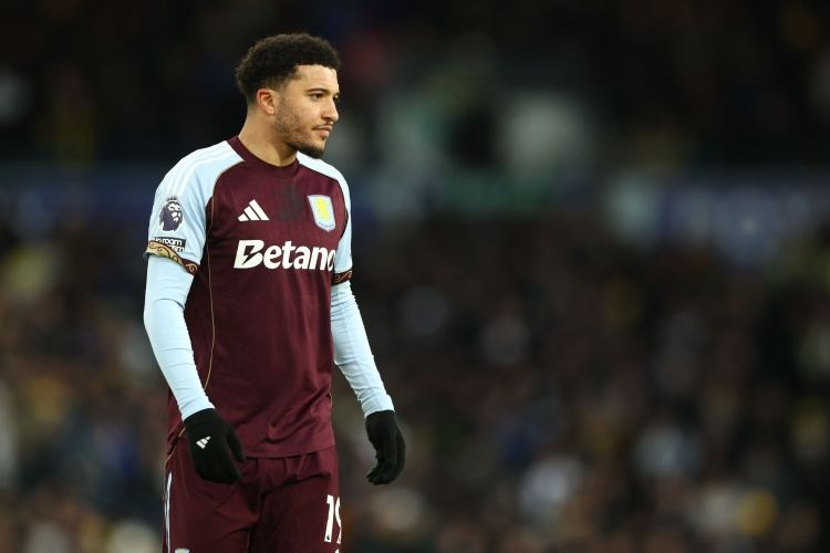 图片报：桑乔在维拉的热身赛中意外受伤，可能影响他加盟多特