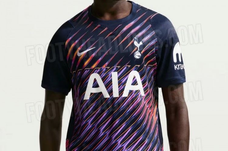 热刺新赛季客场球衣谍照：藏青色底色，搭配粉、紫、橙锯齿花纹