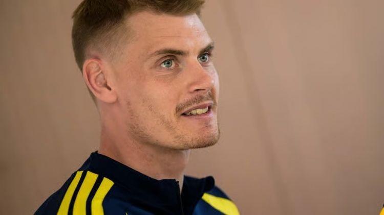 瑞典队官方：埃里克·史密斯因伤退出，无缘对阵波兰的附加赛决赛