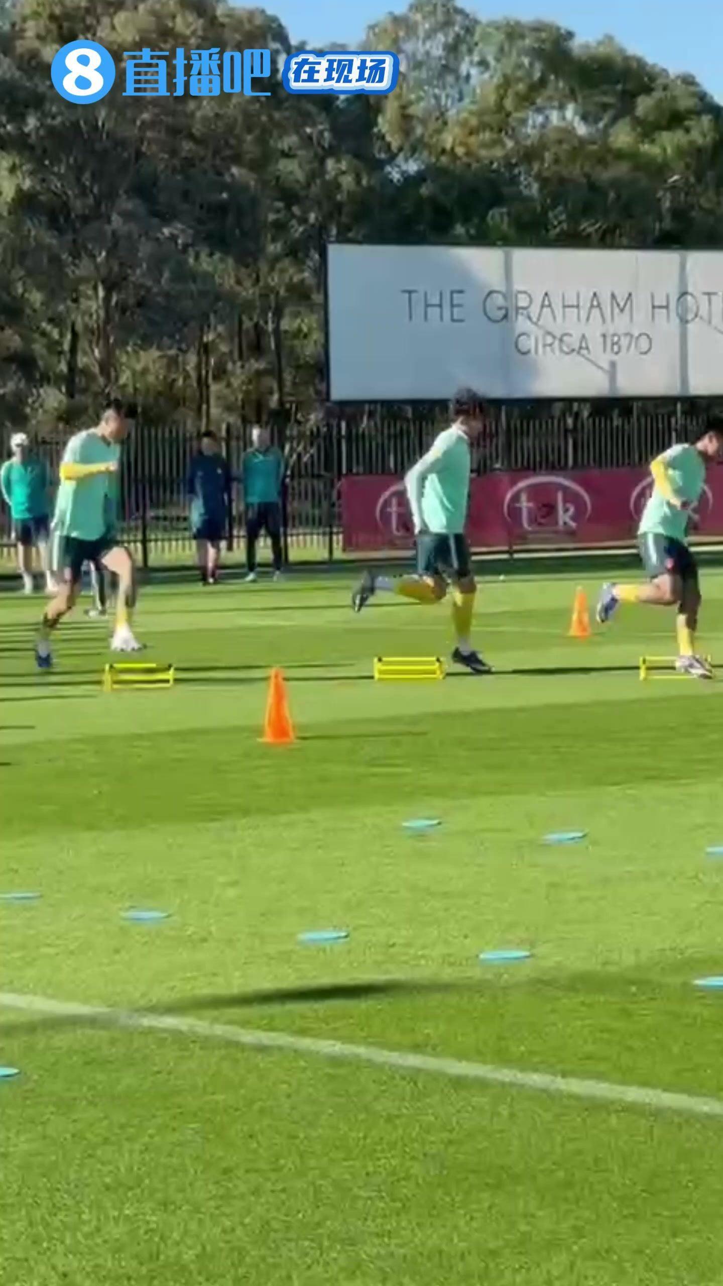 【在现场】明日遭遇战，国足完成对喀麦隆的最后一练