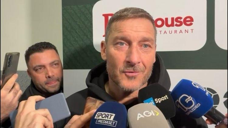 托蒂打趣：我去罗马接替迪巴拉？好，我快50岁了但还能贡献点力量