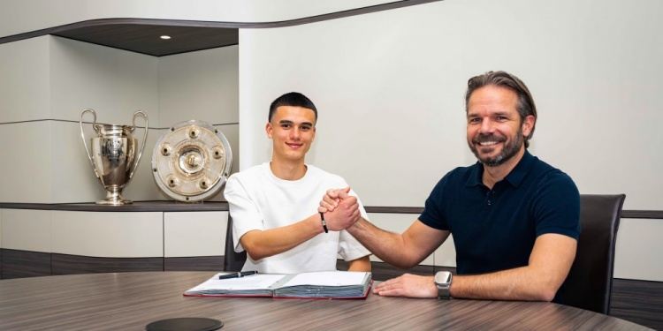 官方：拜仁签下16岁奥地利中场小将马特奥·马里奇，今夏加盟青训