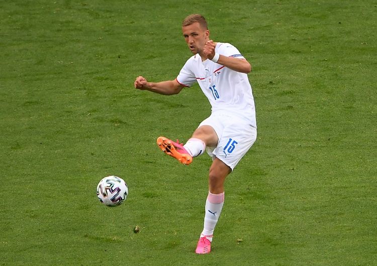 绍切克：我想为捷克而战，他们能夺走我的队长袖标却夺不走我的心