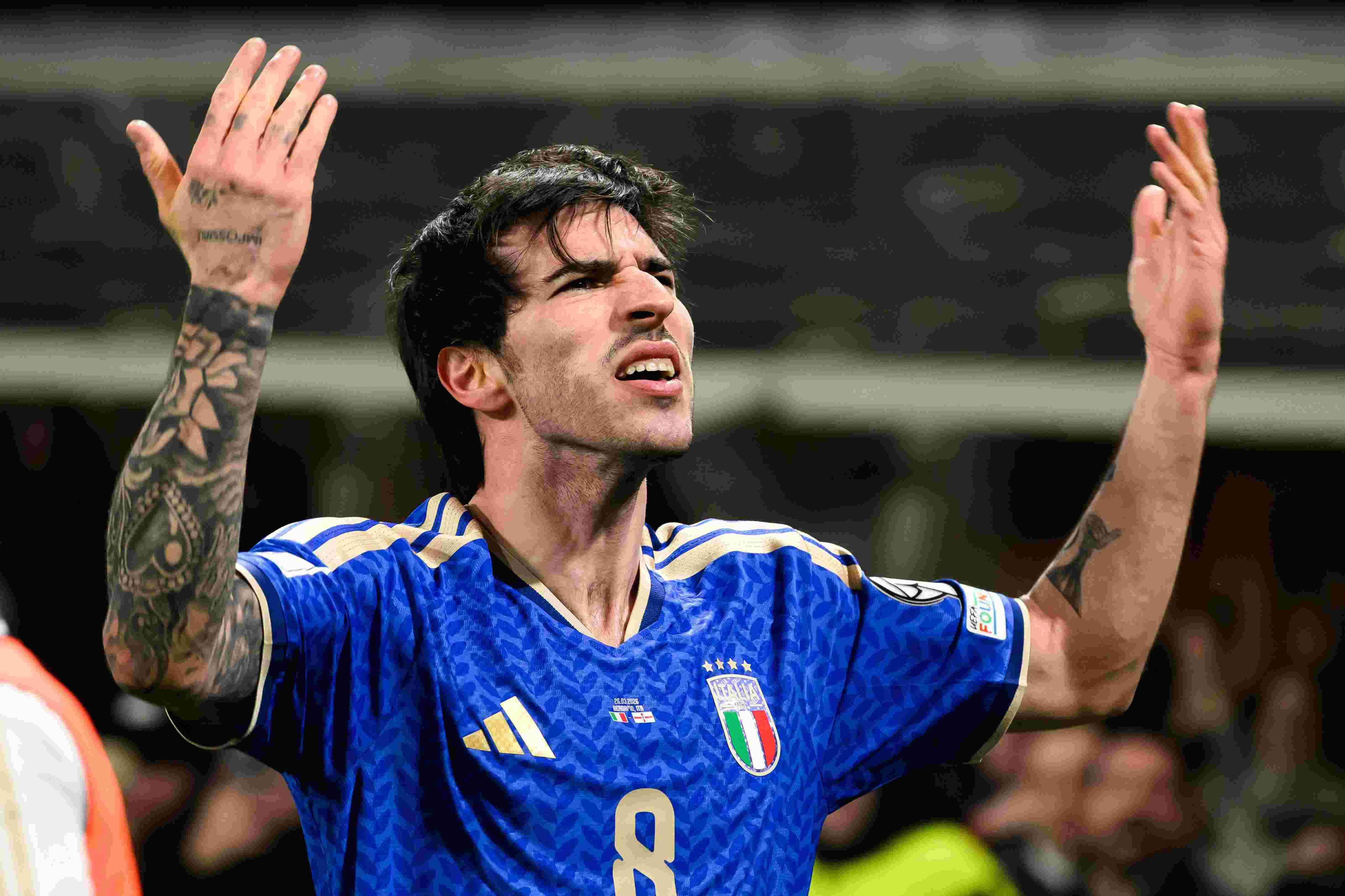 电讯报：曼联和曼城都在关注托纳利 纽卡态度是1亿镑可以将人带走