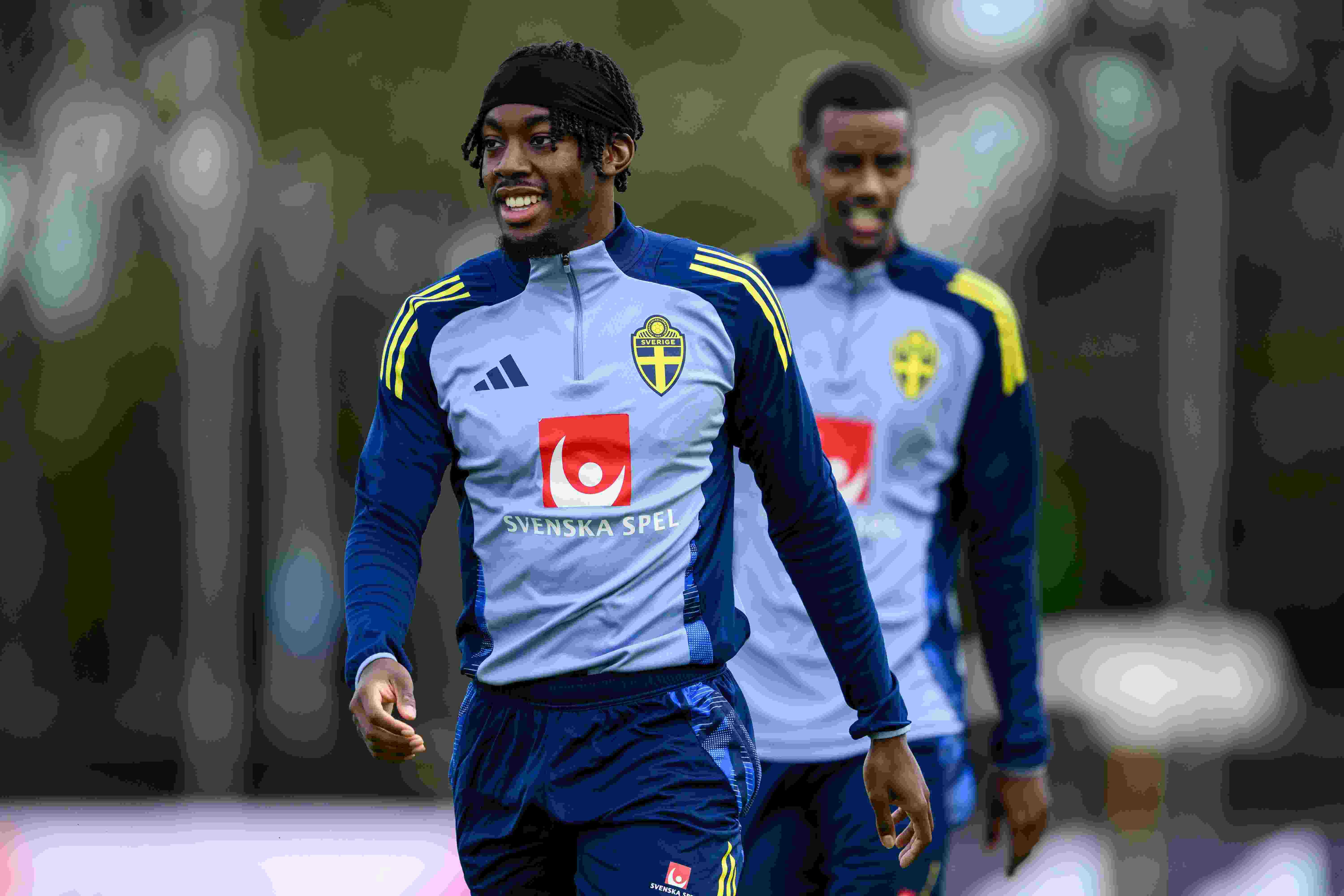 伊兰加谈复仇波兰：四年前输给波兰错过了世界杯，今天梦想成真