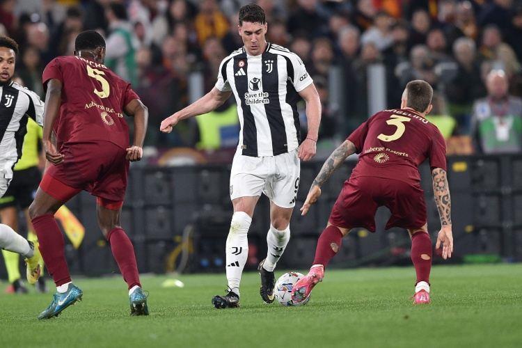 意甲球员月薪排名：弗拉霍维奇185万欧居首，劳塔罗139万欧次席