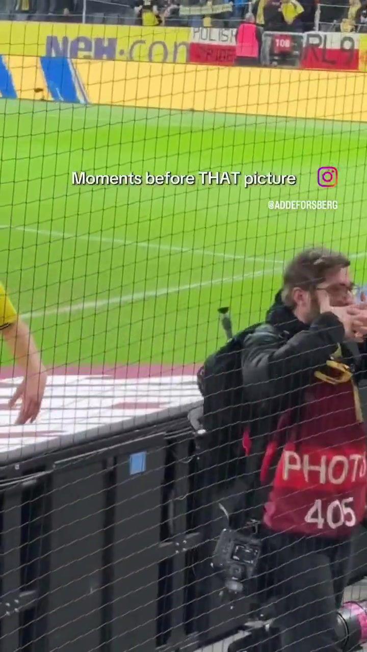 名画诞生！约克雷斯指挥瑞典球迷模仿其标志庆祝，完成万人大合影