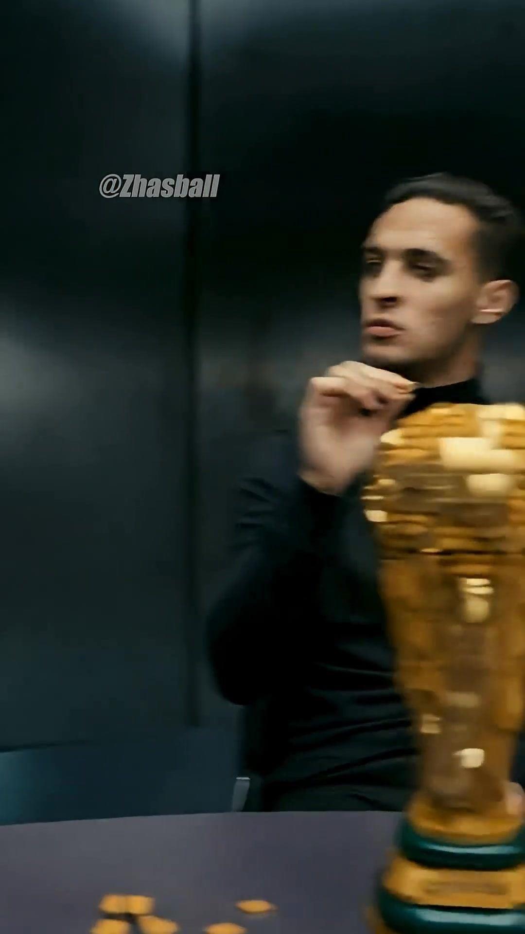 太搞了球迷用AI魔改乐高广告，安东尼马奎尔奥纳纳等5人出镜