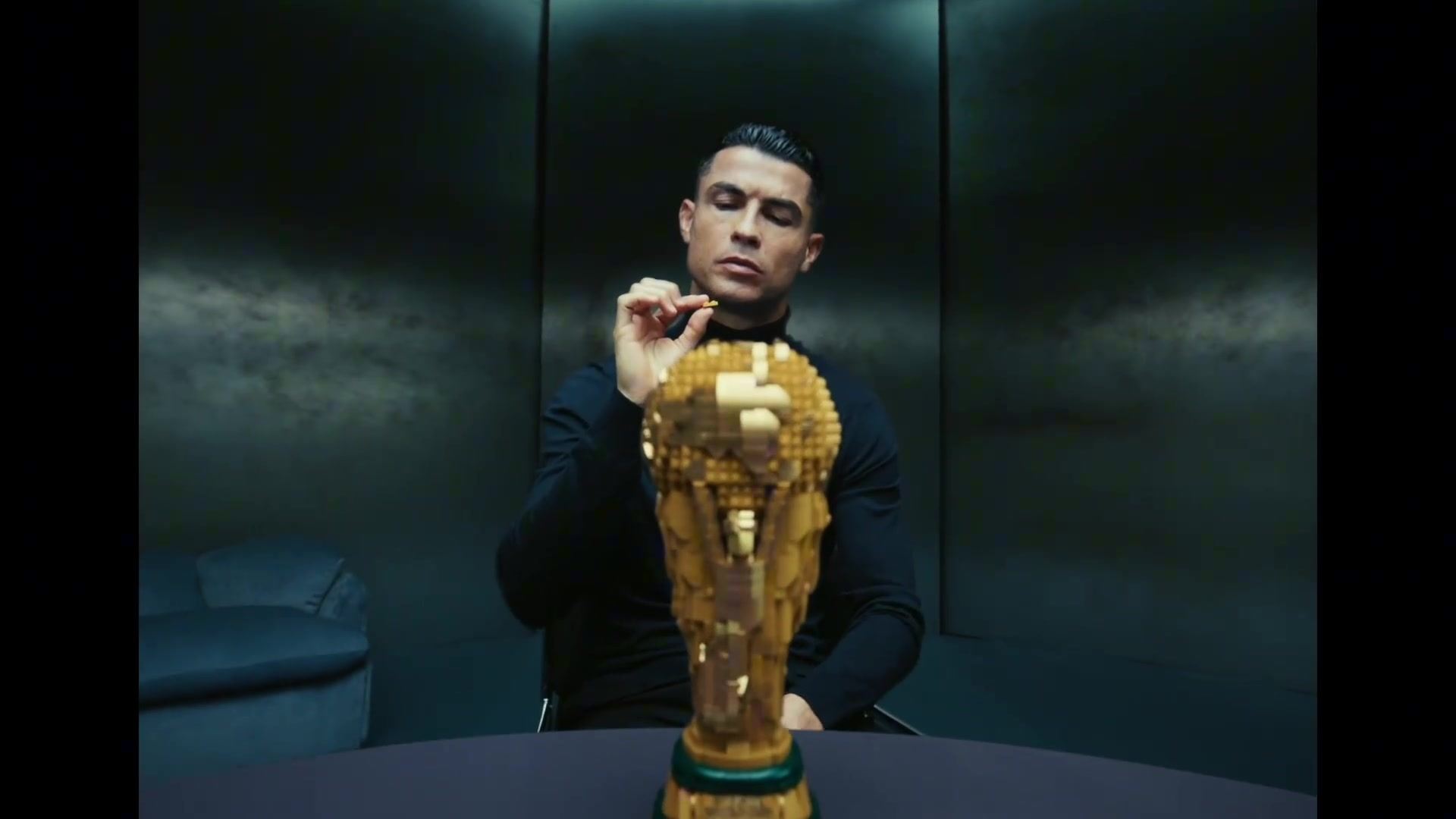 世纪广告！社媒发帖广告费：C罗343万刀 梅西259万 姆巴佩85.2万