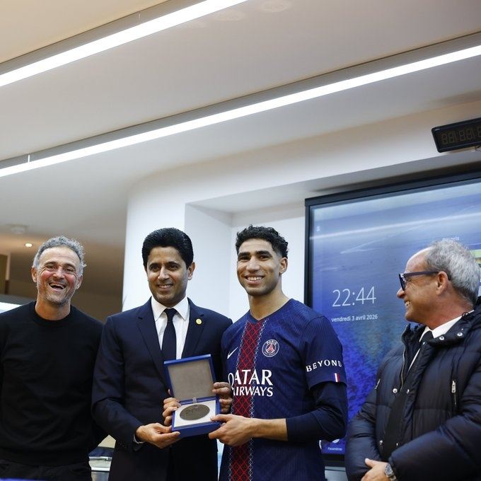 出场次数里程碑，巴黎圣日耳曼为阿什拉夫颁发200场纪念奖章