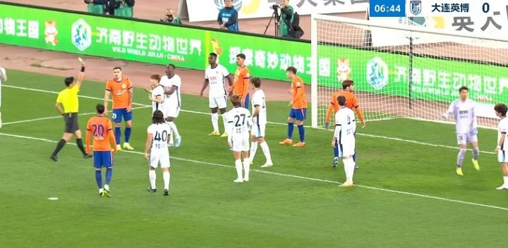 毛伟杰角球防守泽卡吃到黄牌，大连英博对此非常不满