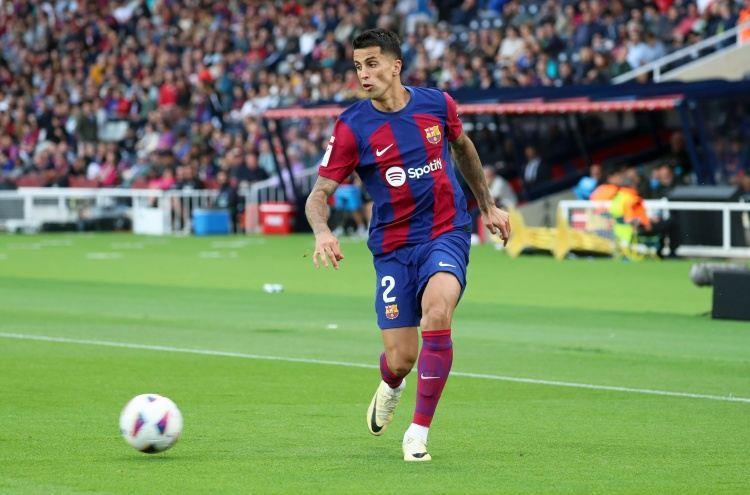 每体：坎塞洛赢得了主帅弗里克的认可，巴萨希望今夏免签留住他