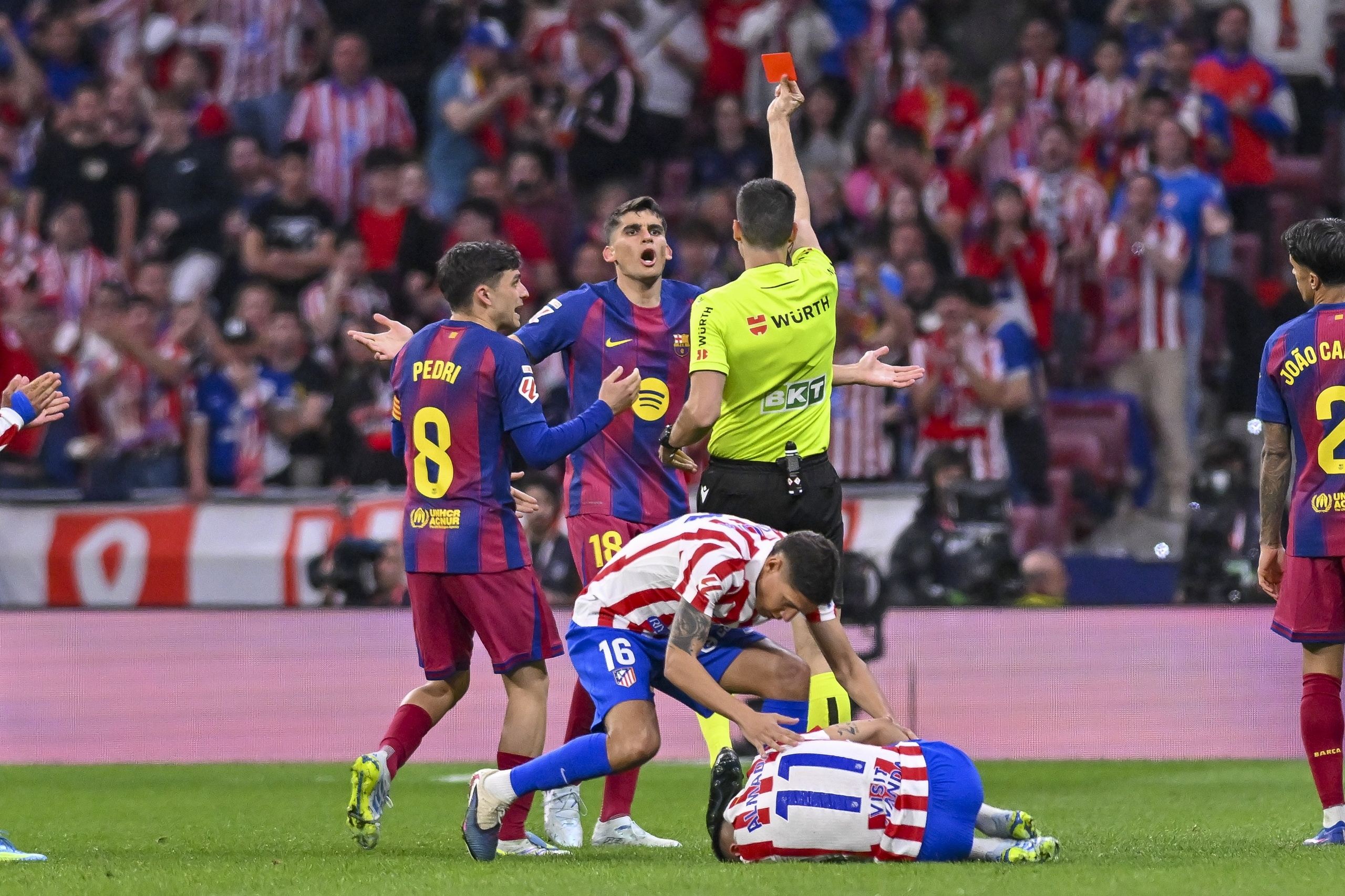 前裁判评价马竞vs巴萨VAR：与主裁判沟通时 不应该加入个人意见