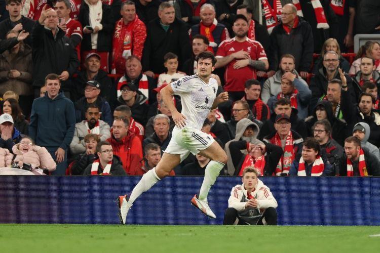 记者评马奎尔续约：正确的决定，他在曼联更衣室深受众人尊重