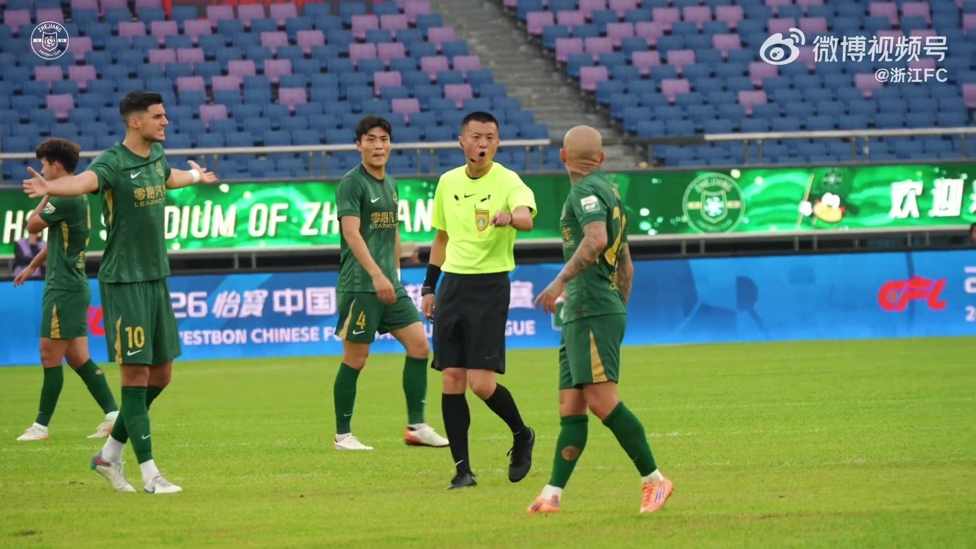 浙江vlog拍到李镇全疑似“国骂”米特里策画面