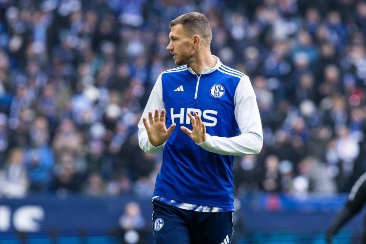 有望重回德甲！图片报：沙尔克04今夏负转会预算 目标卖人赚300万