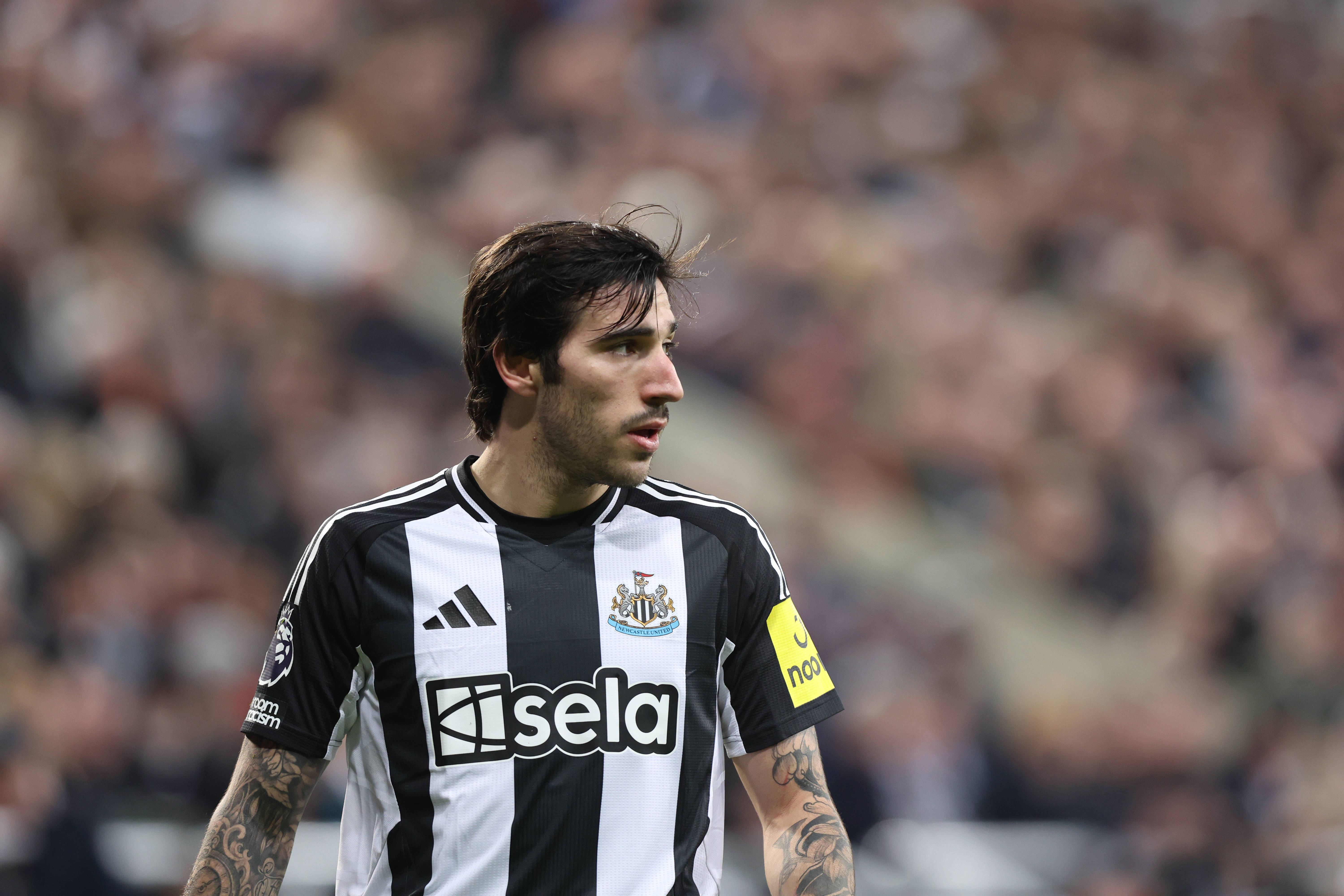 记者谈曼联中场引援：托纳利、施洛特贝克、安德森等均在考虑范围