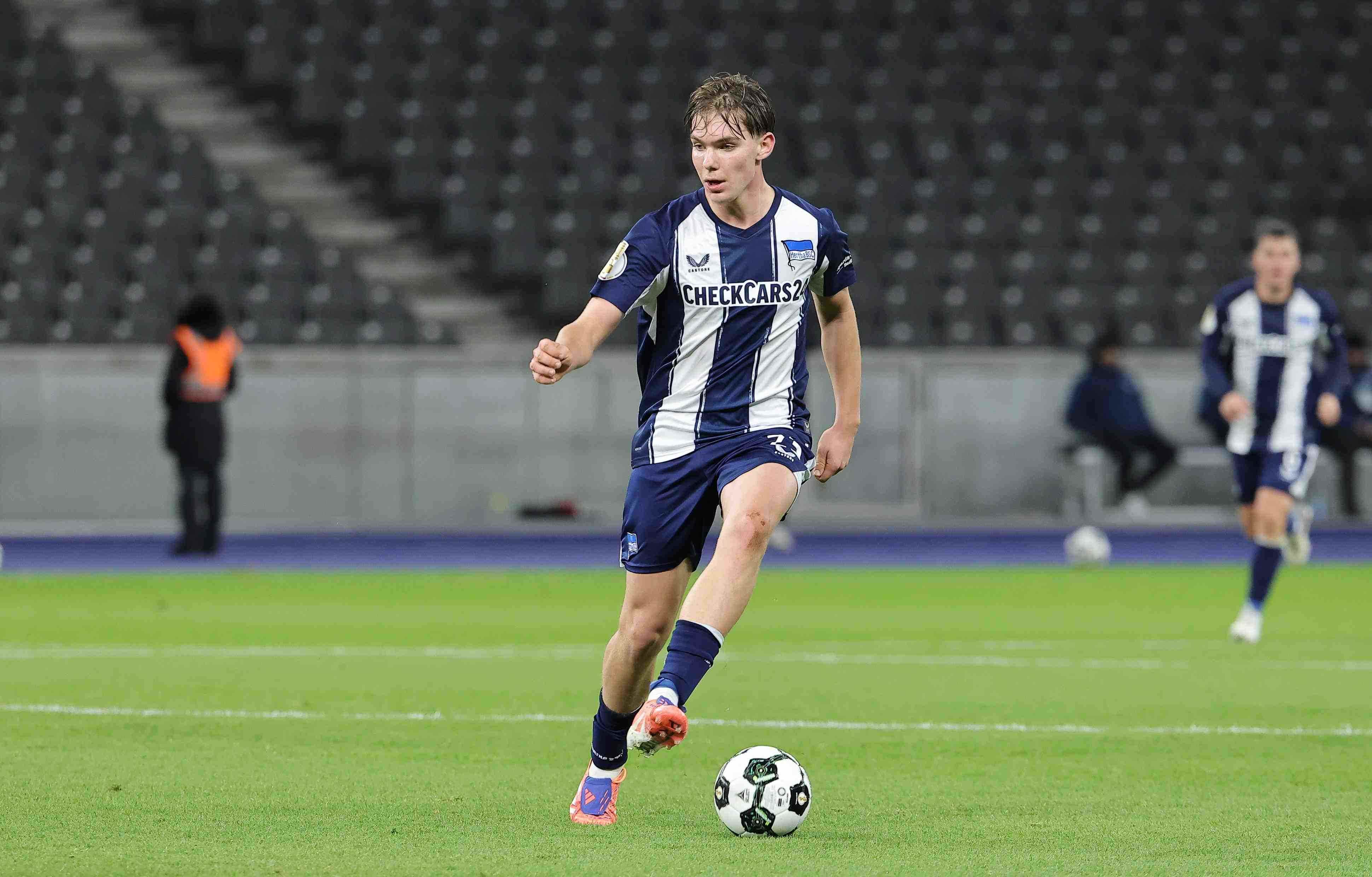 法尔克 罗马诺：曼城已联系艾希霍恩团队 球员符合俱乐部引援策略