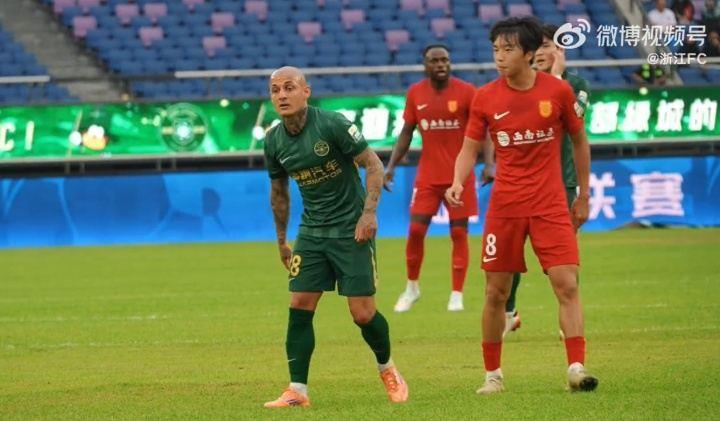 热议李镇全被罚：不太多见，标准立起来了，今后怎么界定辱骂定义