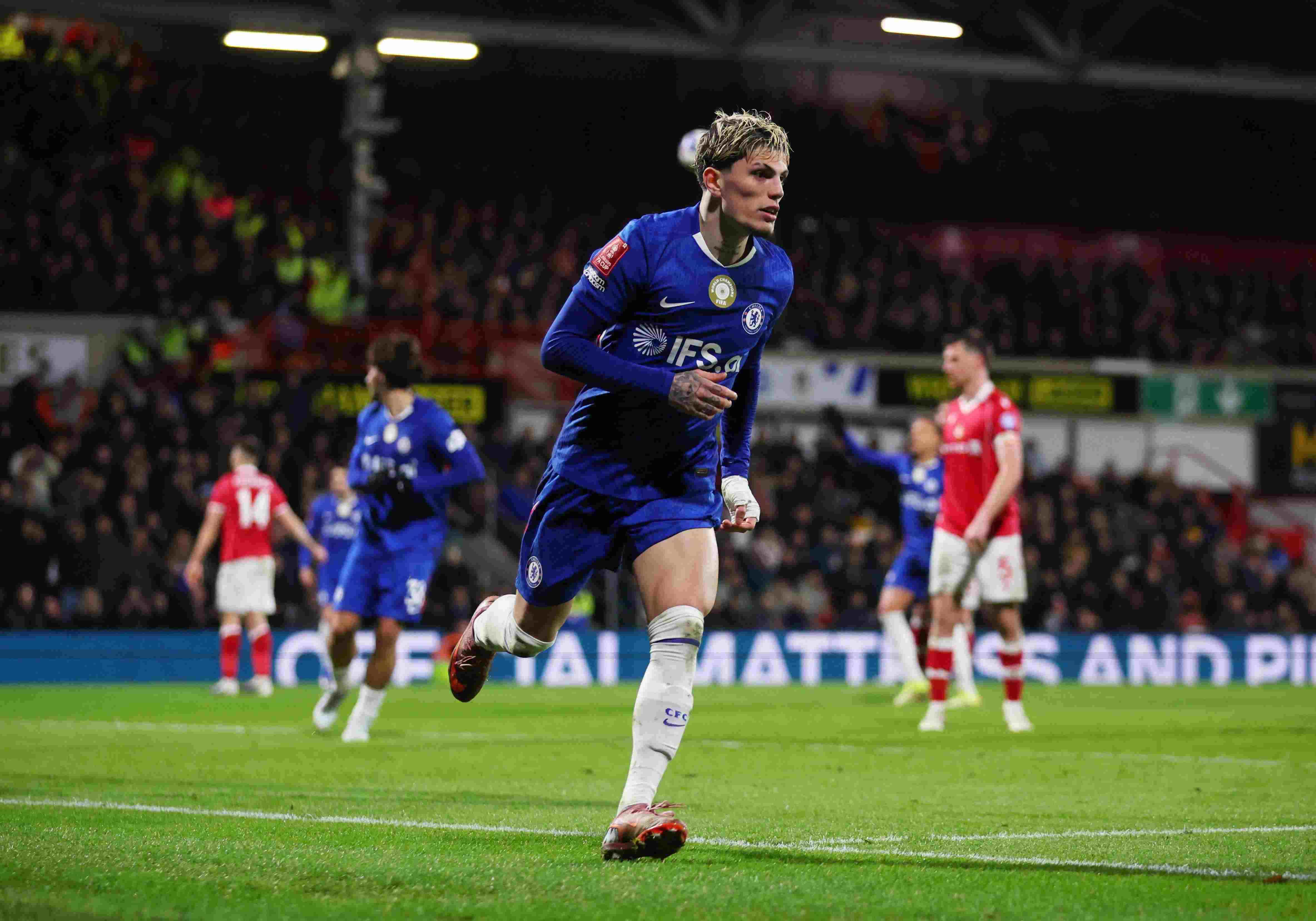 菲利普斯：加纳乔应该有更加稳定发挥 切尔西应围绕帕尔默建队