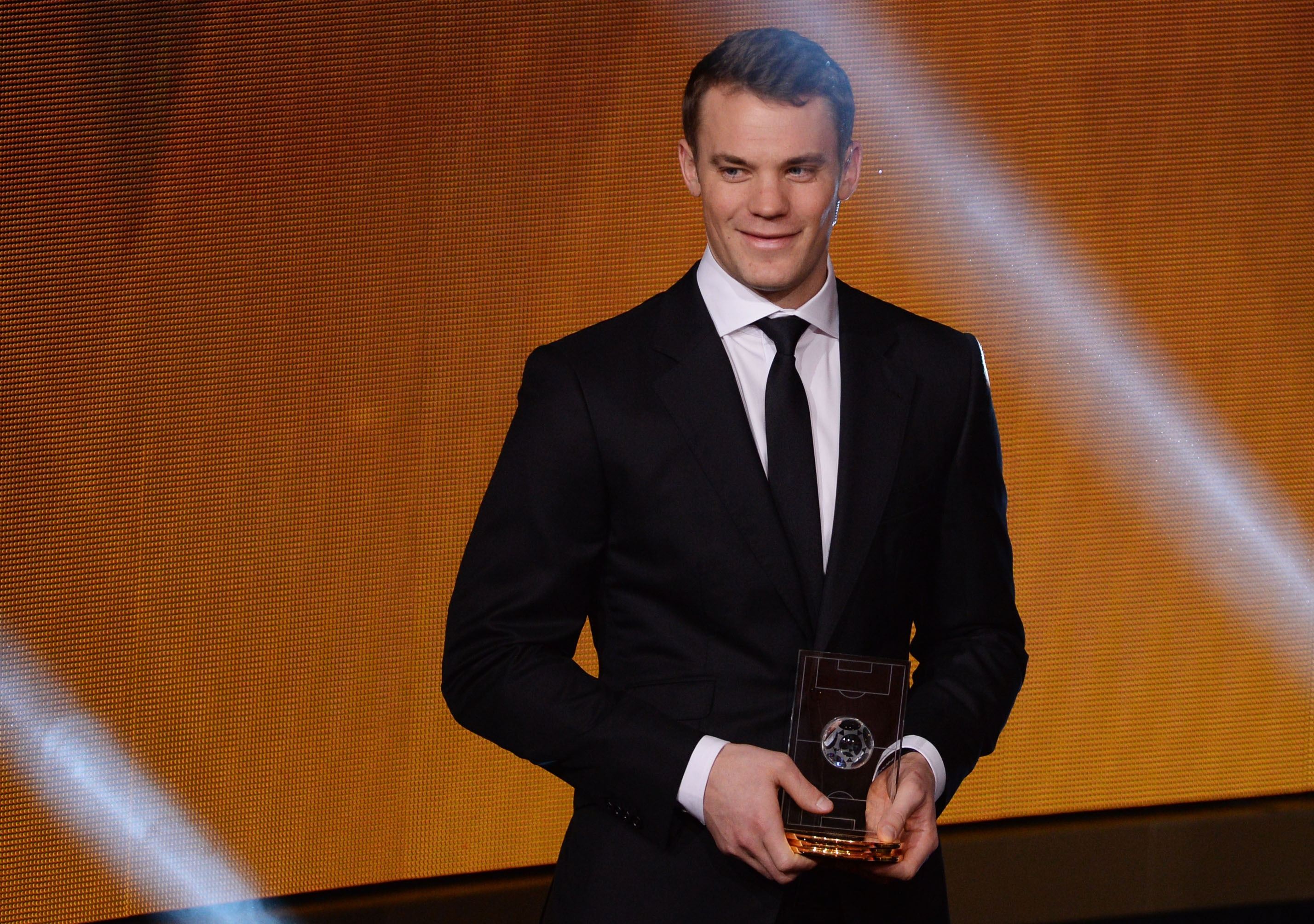 图片报：若赢得欧冠诺伊尔预计会退役 拜仁愿一直等他到赛季结束