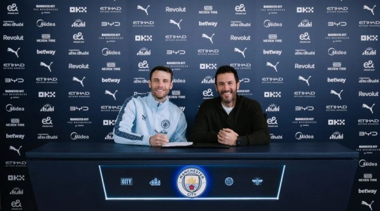 贝蒂内利：为曼城再效力一年非常兴奋，在这里踢球是真正的荣幸