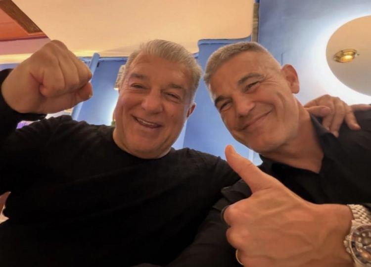 世体：拉波尔塔和助手庆祝皇马本轮不胜，助手在社媒晒出两人合影