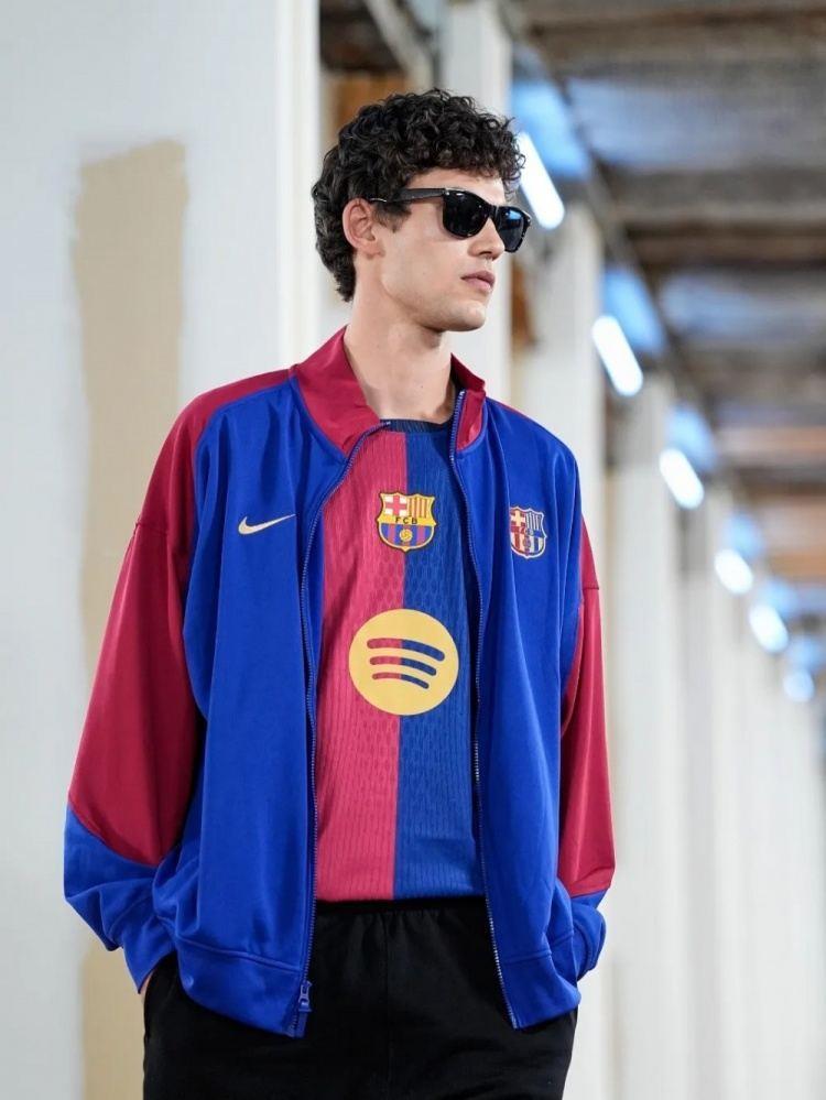 西甲复古球衣“颜值天花板”评选，巴萨复古球衣以绝对优势登顶