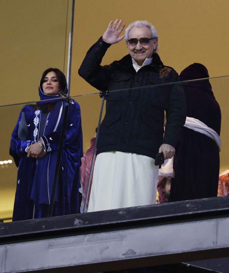 法媒：新月即将被沙特瓦利德王子收购，利物浦总监休斯可能跳槽