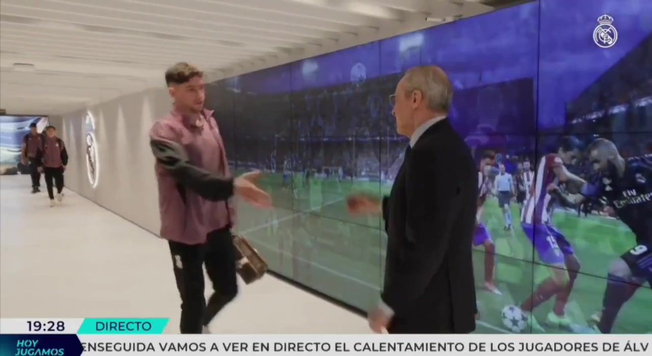 2个中场大将！老佛爷赛前轻轻给了巴尔韦德一巴掌 和贝林低声交流