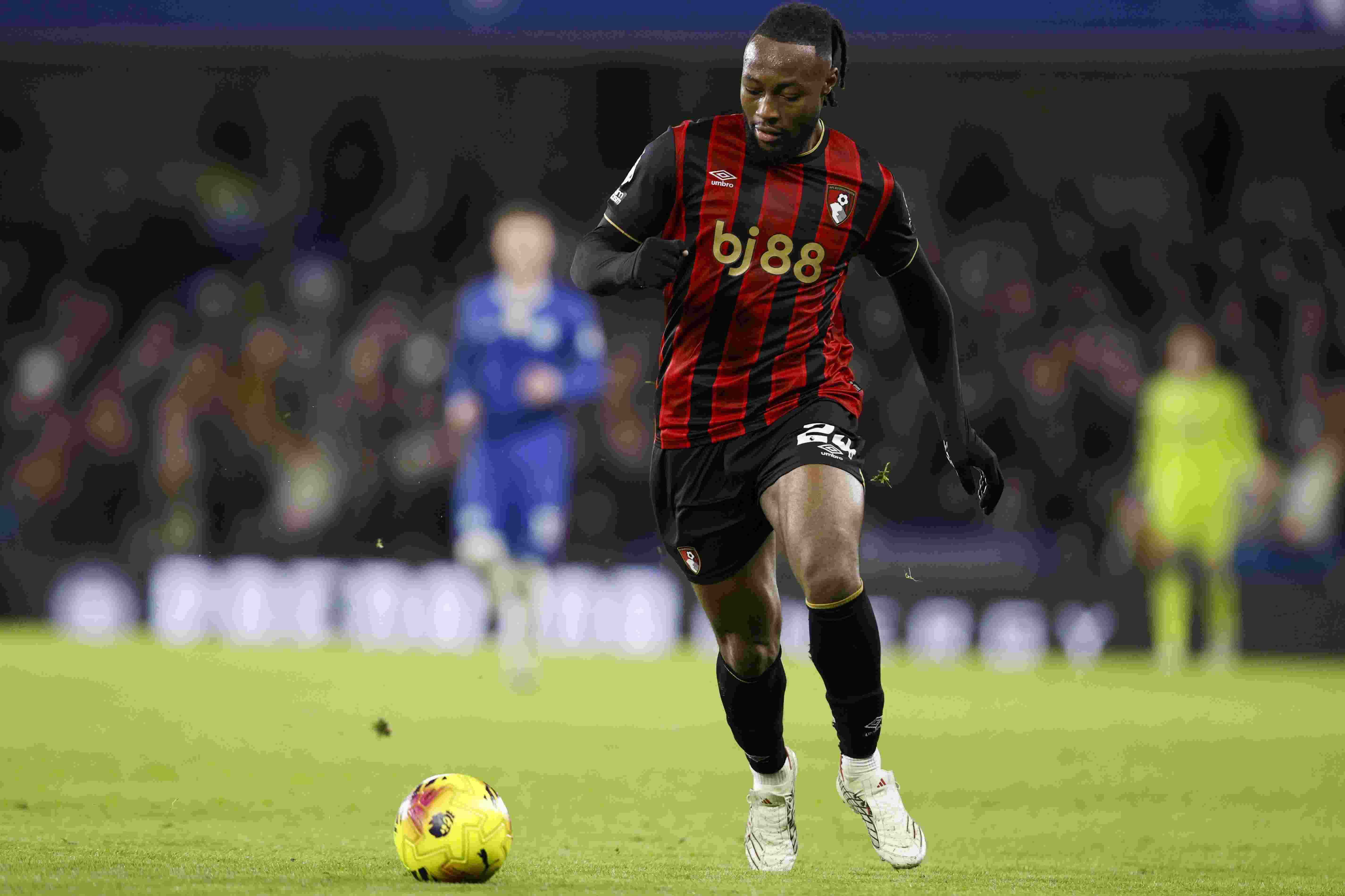 ESPN：曼联与塞梅尼奥谈薪原本可控，曼城介入后球员要求突然大涨