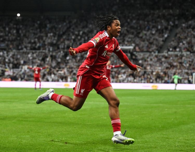 打破斯特林纪录！恩古莫哈成为在安菲尔德的队史最年轻英超进球者